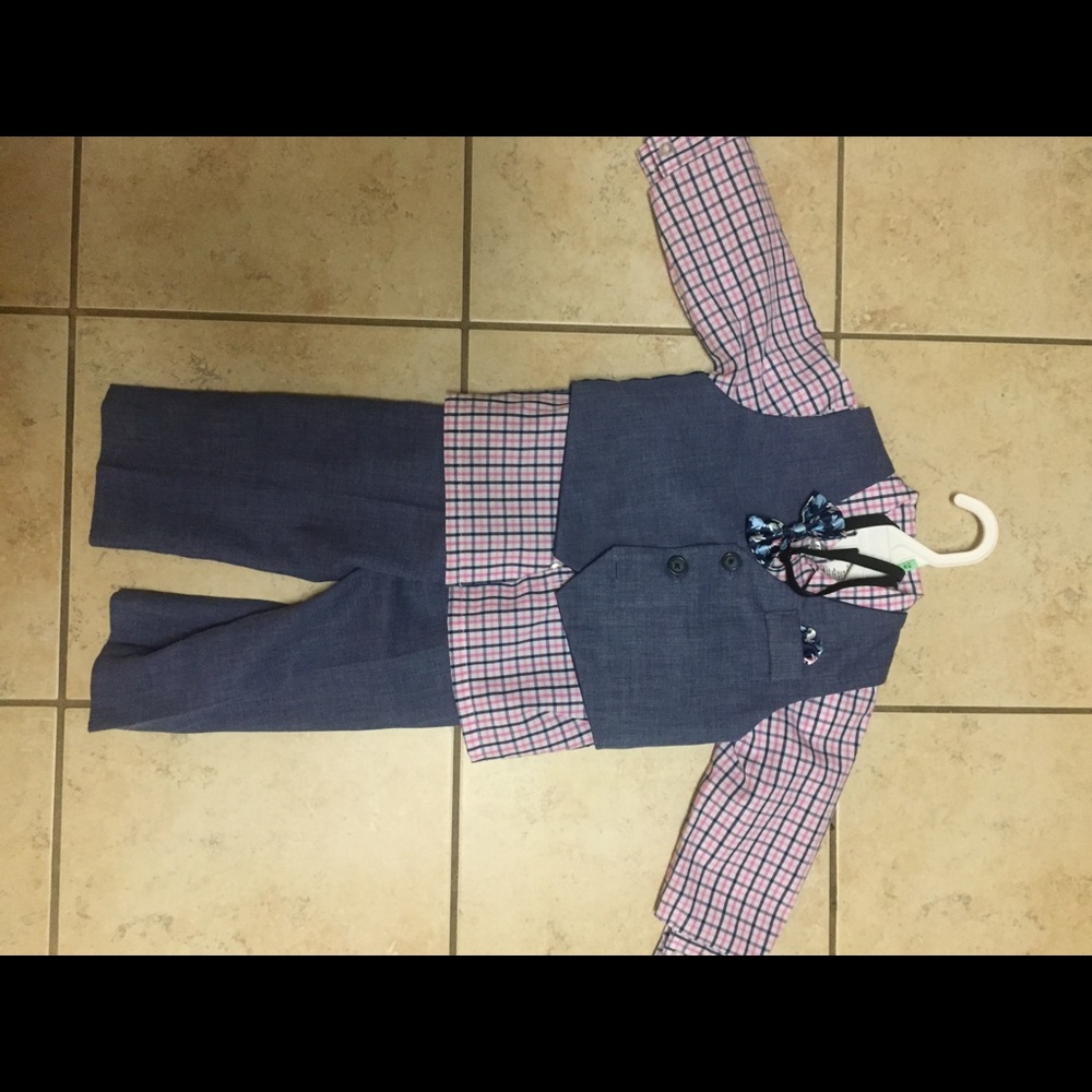 Child’s suit.